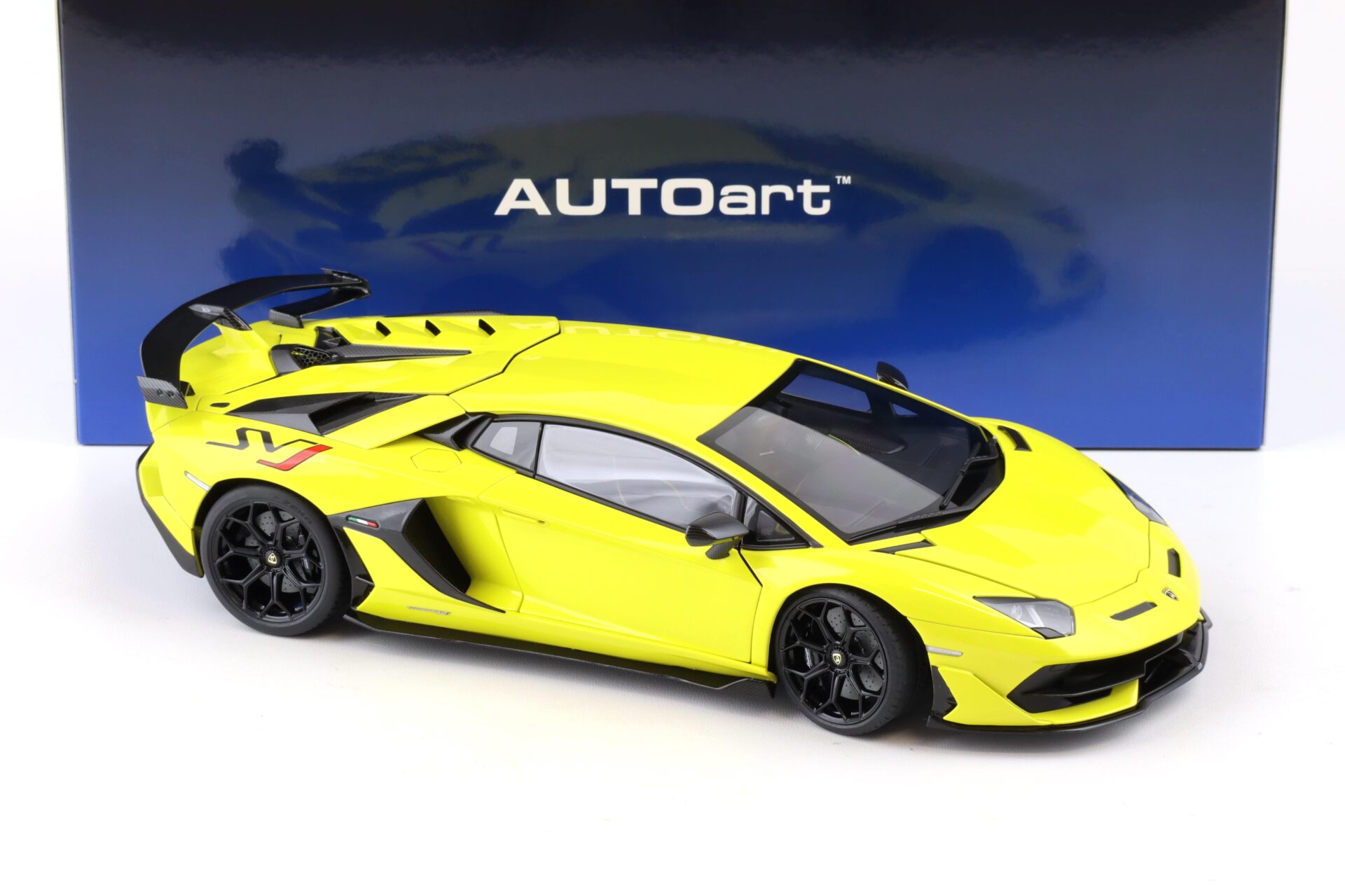 1:18 AUTOart Lamborghini Aventador SVJ 2019 Giallo Tenerife/ pearl yellow