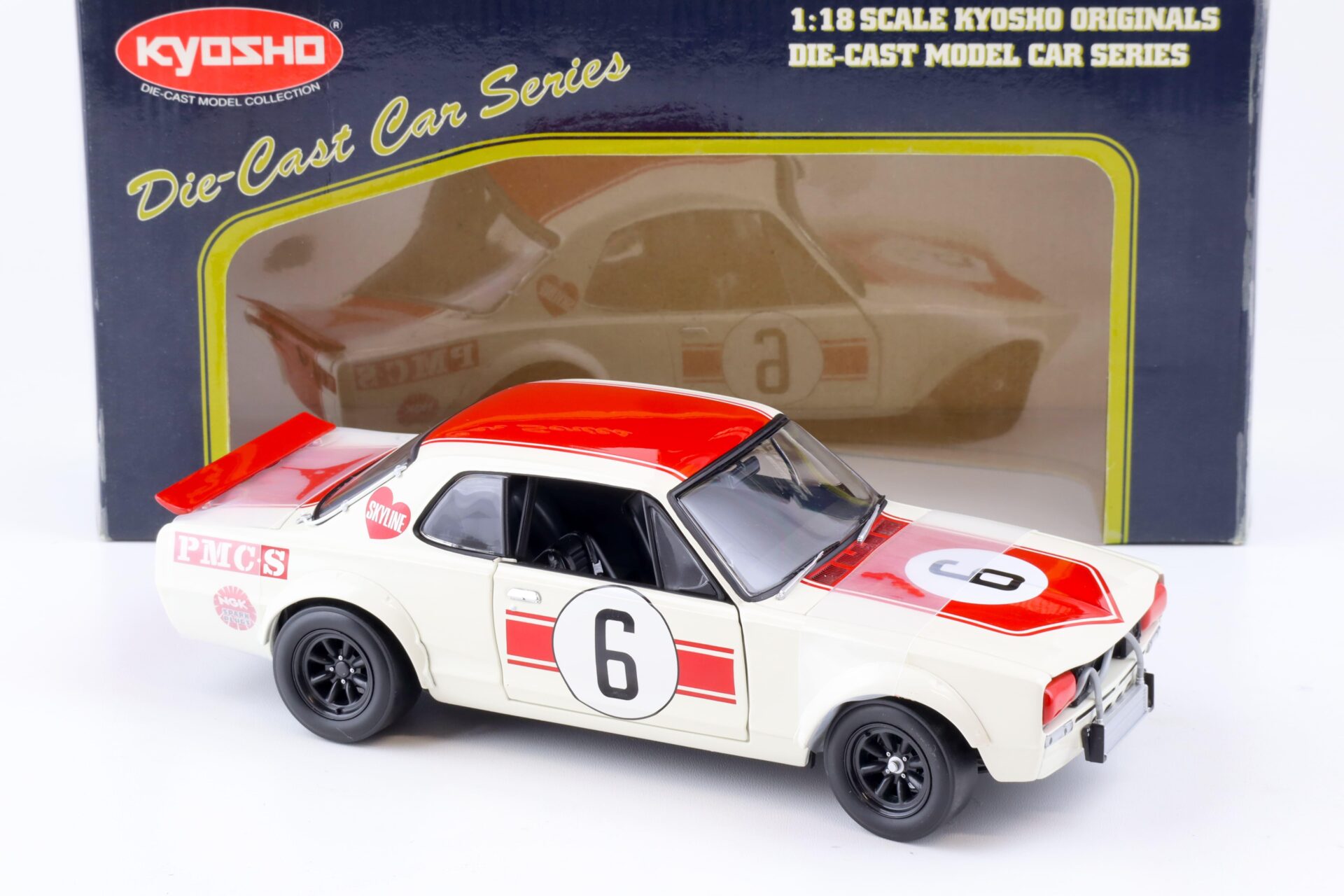 1:18 Kyosho Nissan Skyline 2000 GT-R (KPGC10) Racing #6 white/red 08122R