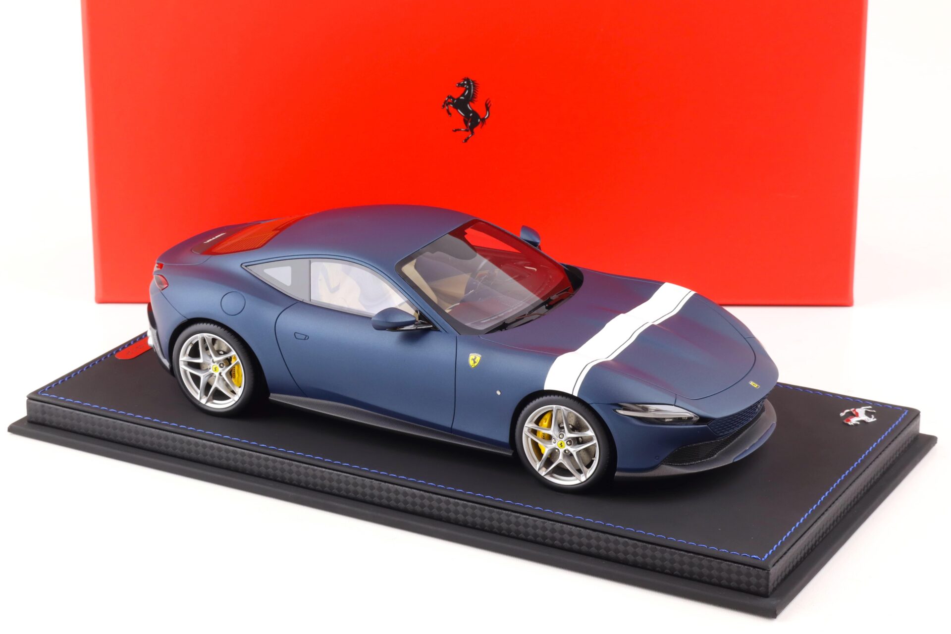 1:18 BBR Ferrari Roma matt blue Abu Dhabi/ white stripe with Showcase - Limited 24 pcs.
