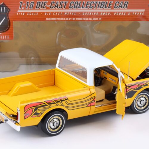 1:18 Highway61 Chevrolet Fleetside Pickup 1972 yellow/ white Eagle Graphic 50879