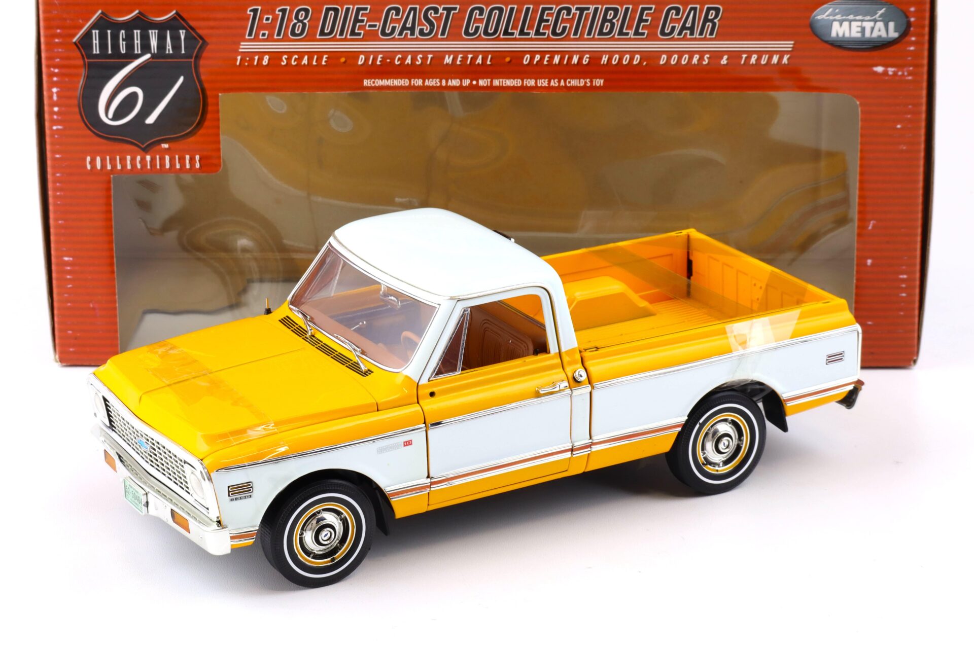 1:18 Highway61 Chevrolet Fleetside Pickup 1972 Cheyenne 10 yellow/ white 50363