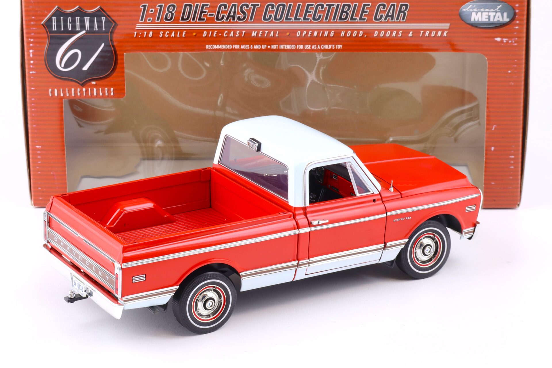1:18 Highway61 Chevrolet Fleetside Pickup 1972 CST/10 red/ white 50559