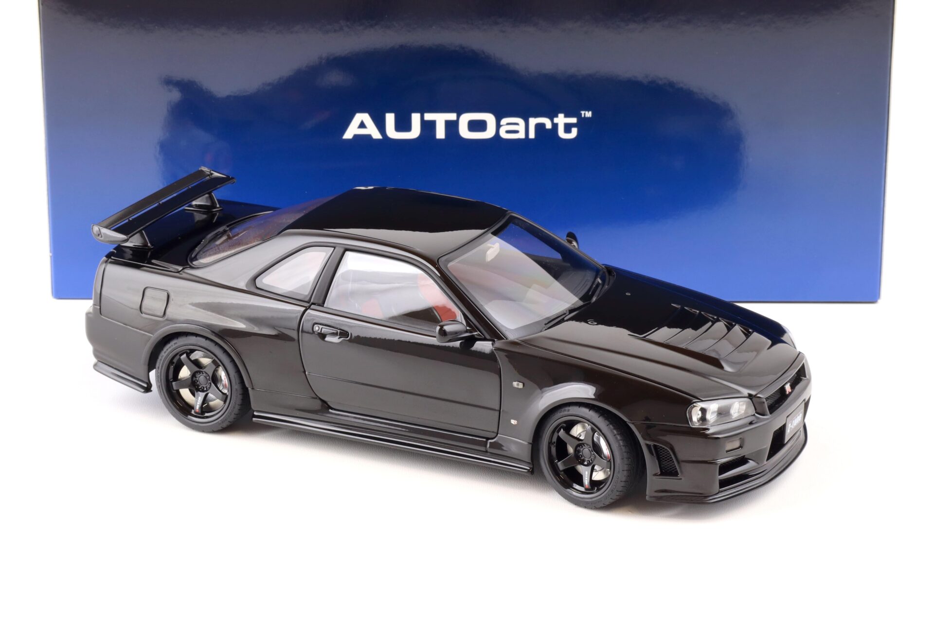1:18 AUTOart Nissan Skyline GT-R (R34) Z-Tune 2005 black pearl 77463