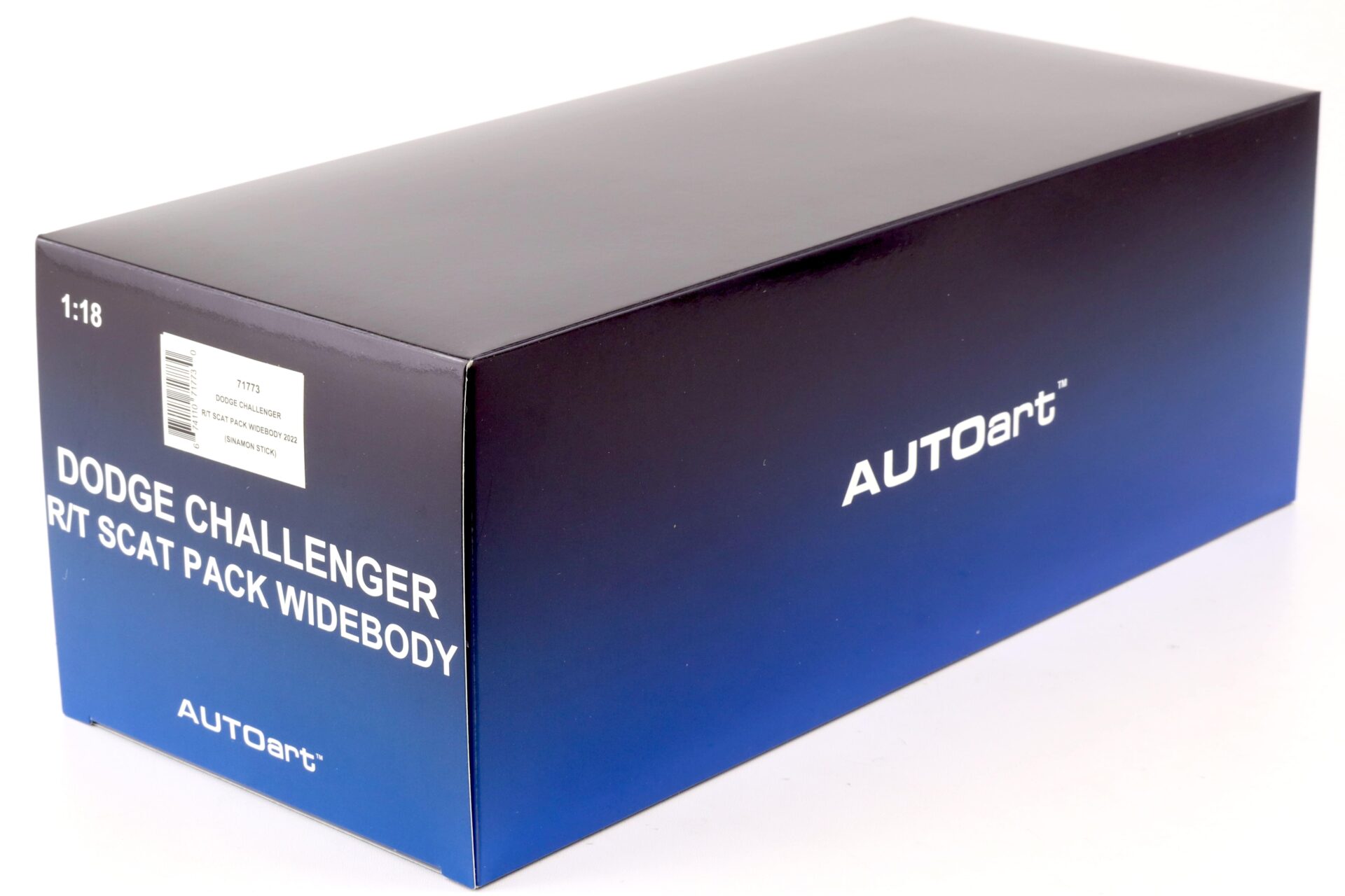 1:18 AUTOart Dodge Challenger R/T Scat Pack Widebody 2022 Sinamon Stick 71773