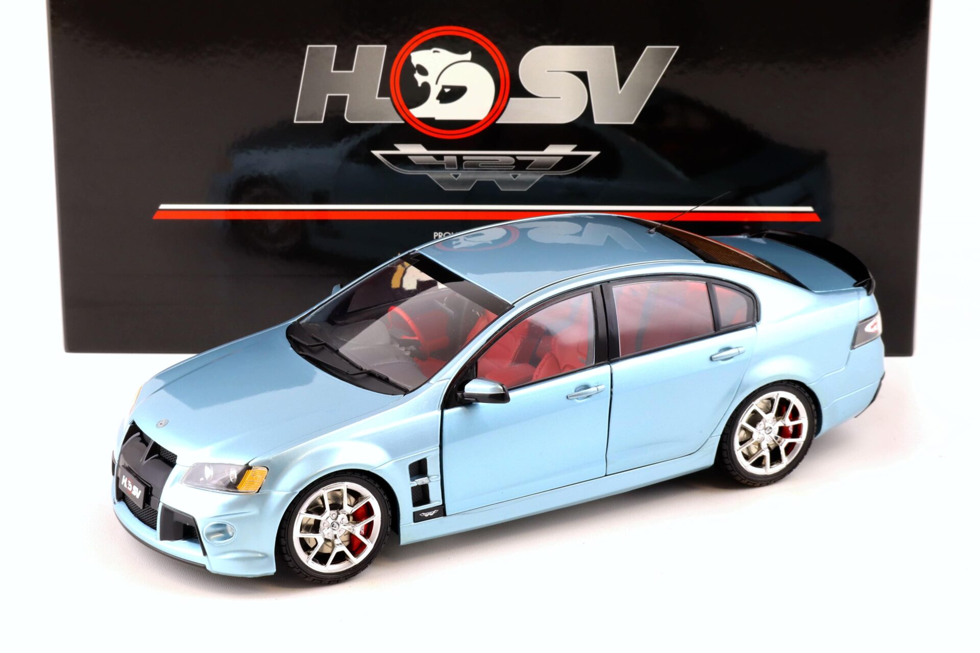 1:18 APEX Holden HSV Commodore W427 Panorama silver Sydney Motorshow Car