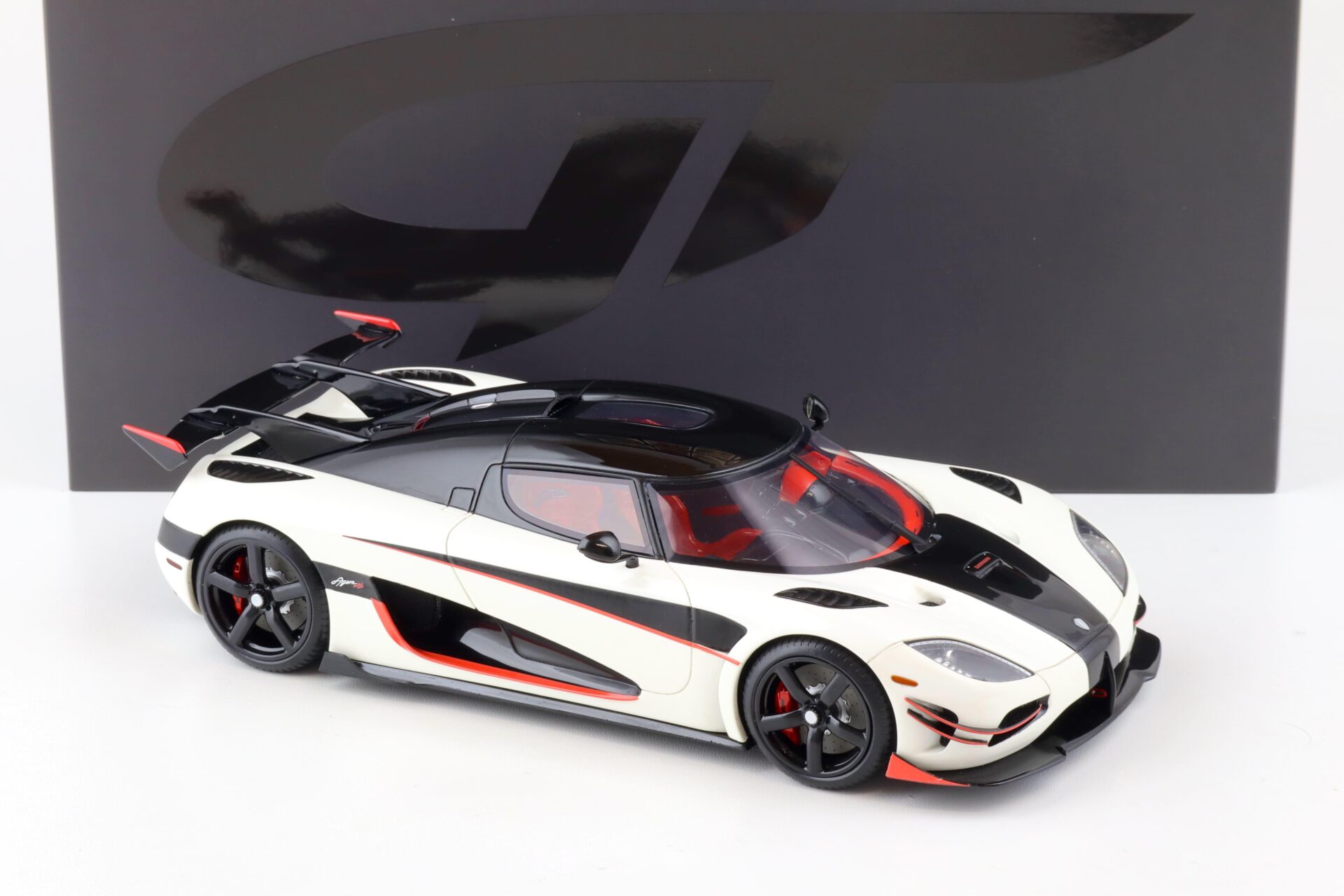 1:18 GT Spirit GT877 Koenigsegg Agera RS Arctic white/ black 2016