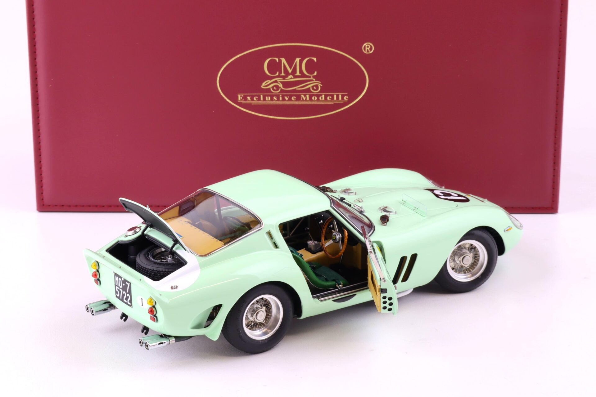 1:18 CMC Ferrari 250 GTO RHD Goodwood 1962 #15 Stirling Moss green M-247