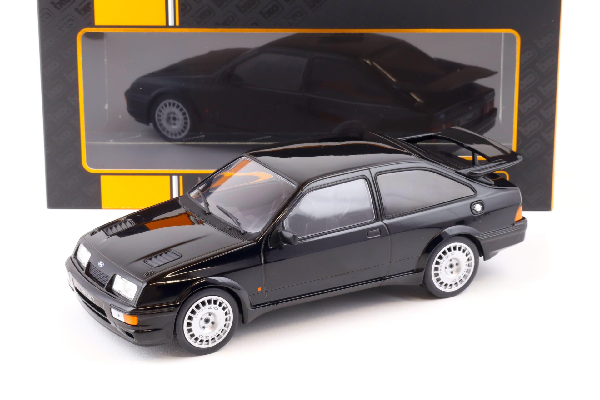 ID 87036 orig 1.jpg 1:18 IXO Ford Sierra RS Cosworth 1987 black