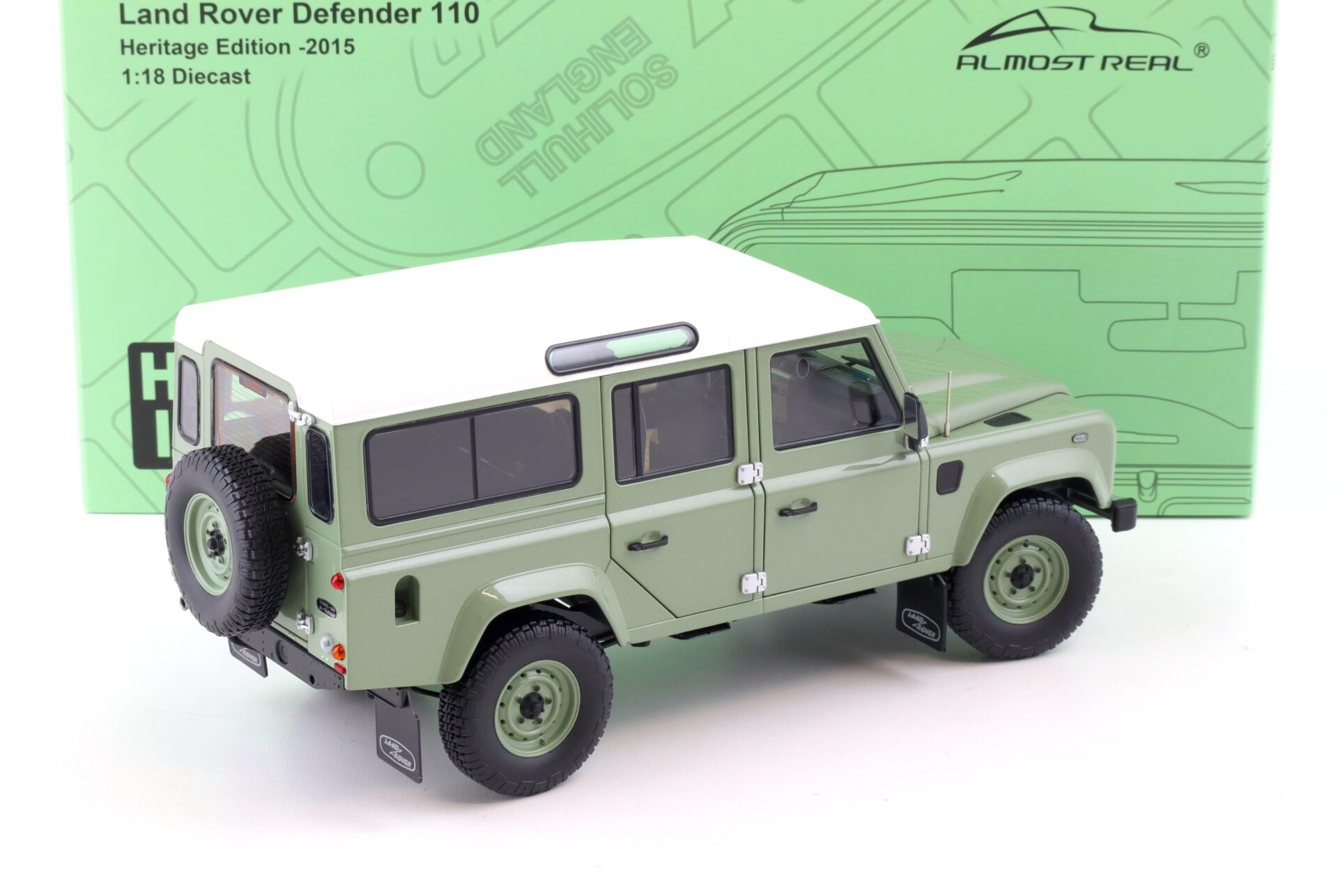 1:18 Almost Real Land Rover Defender 110 Heritage Edition 2015 green 810307