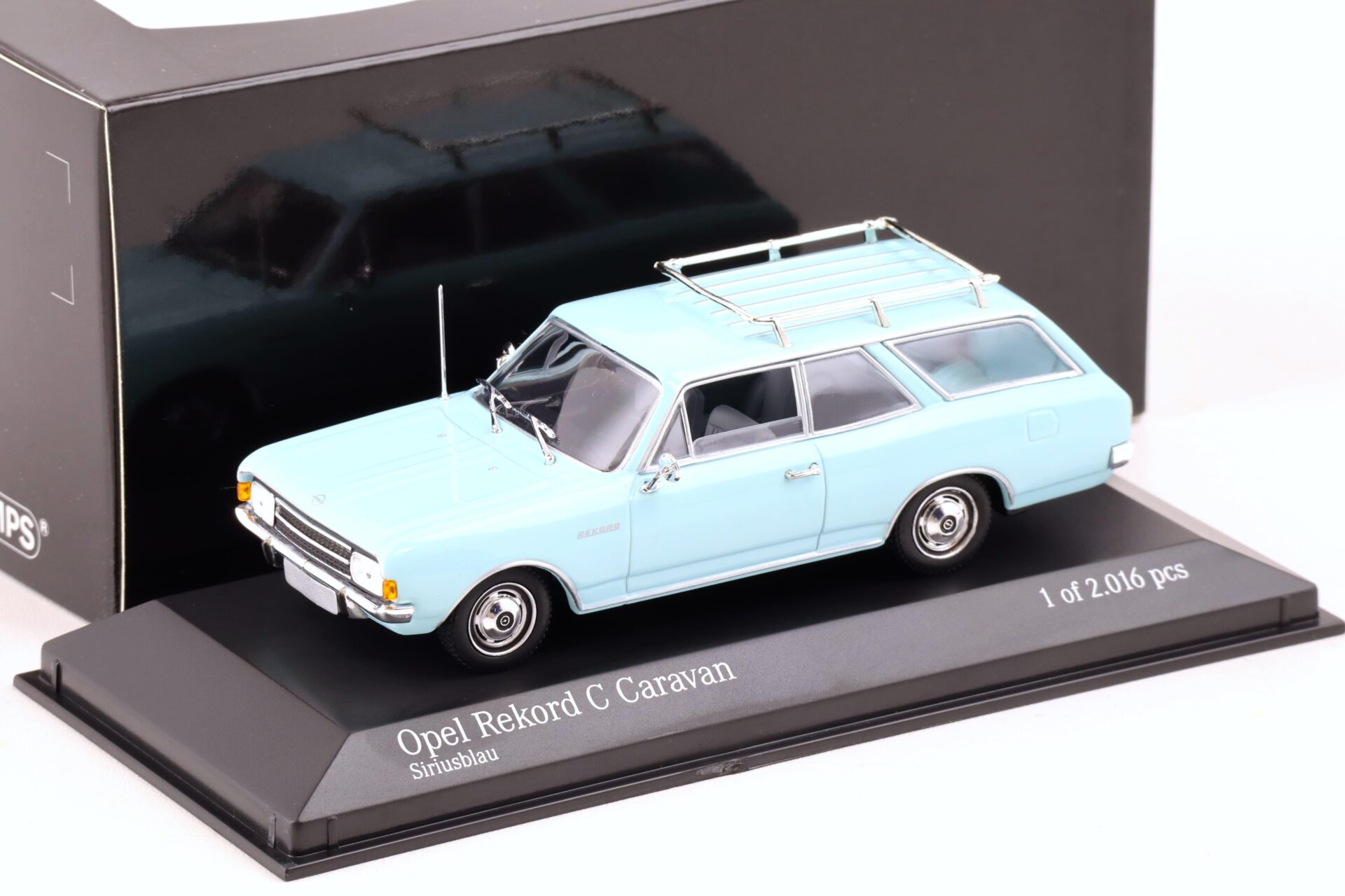 1:43 Minichamps Opel Rekord C Caravan Break 1966 Sirius blue