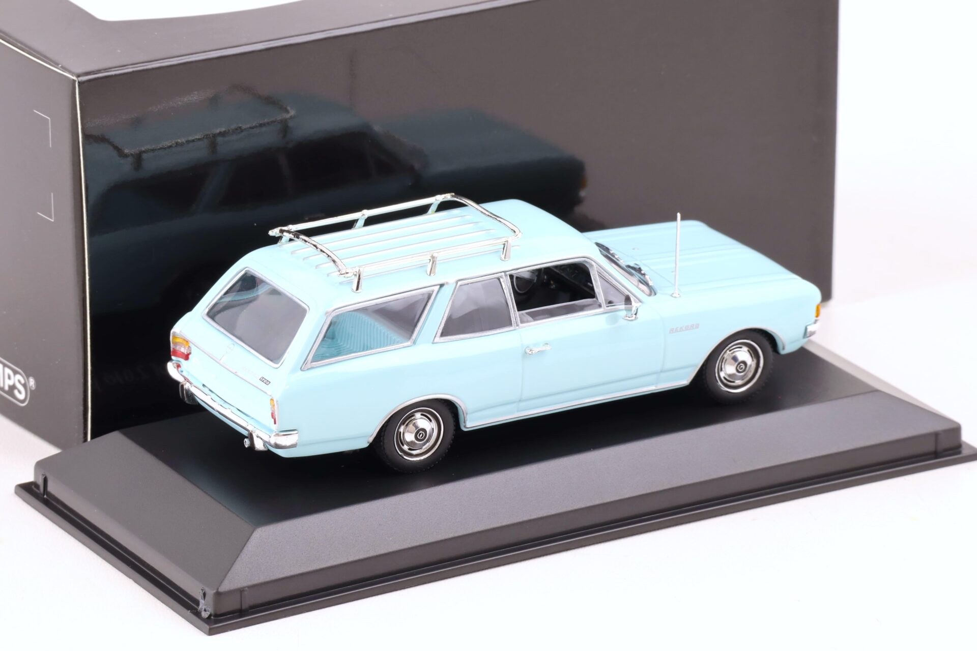 1:43 Minichamps Opel Rekord C Caravan Break 1966 Sirius blue