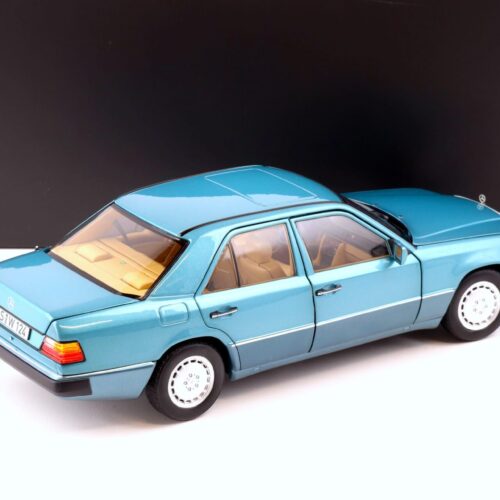 1:18 Norev Mercedes 230 E W124 Sedan 1992 beryll metallic DEALER VERSION - Image 3