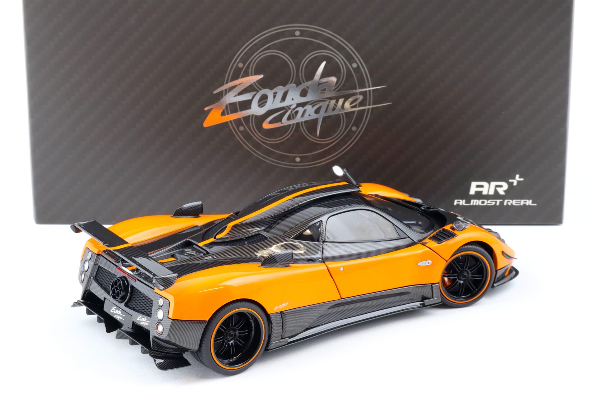 1:18 Almost Real Pagani Zonda Cinque Coupe 2009 Arancio St. Tropez orange