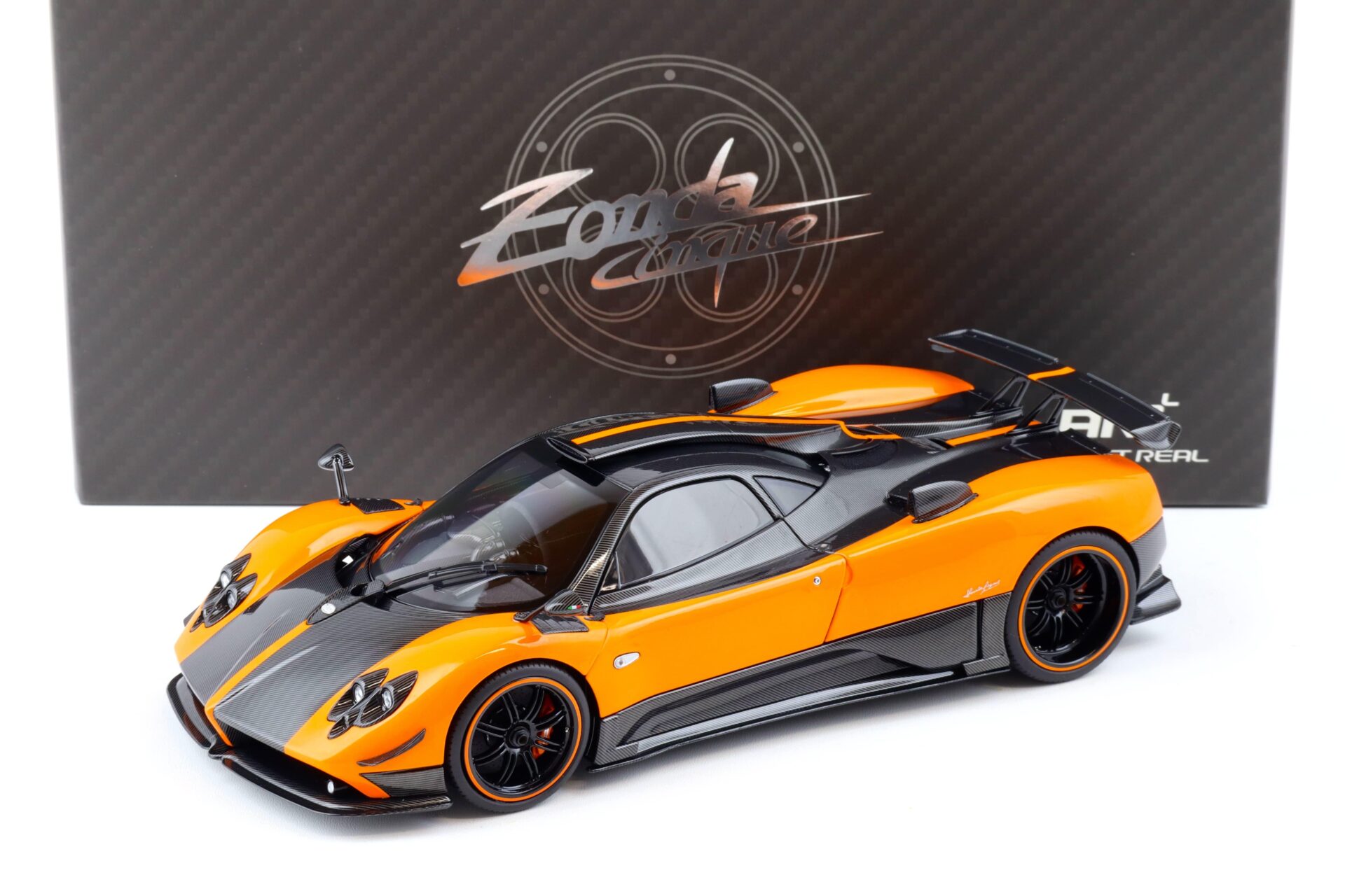 1:18 Almost Real Pagani Zonda Cinque Coupe 2009 Arancio St. Tropez orange