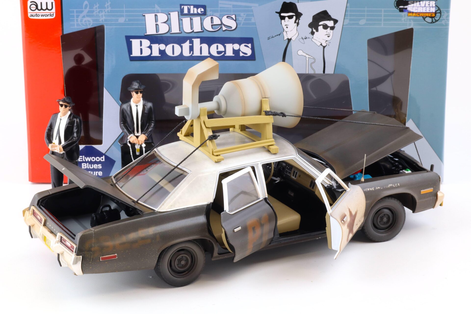 1:18 Auto World 1974 Dodge Monaco Bluesmobile with Loud Speaker Blues Brothers + Figures