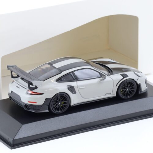 1:43 Minichamps Porsche 911 (991.2) GT2 RS Weissach Package 2018 chalk/ black wheels