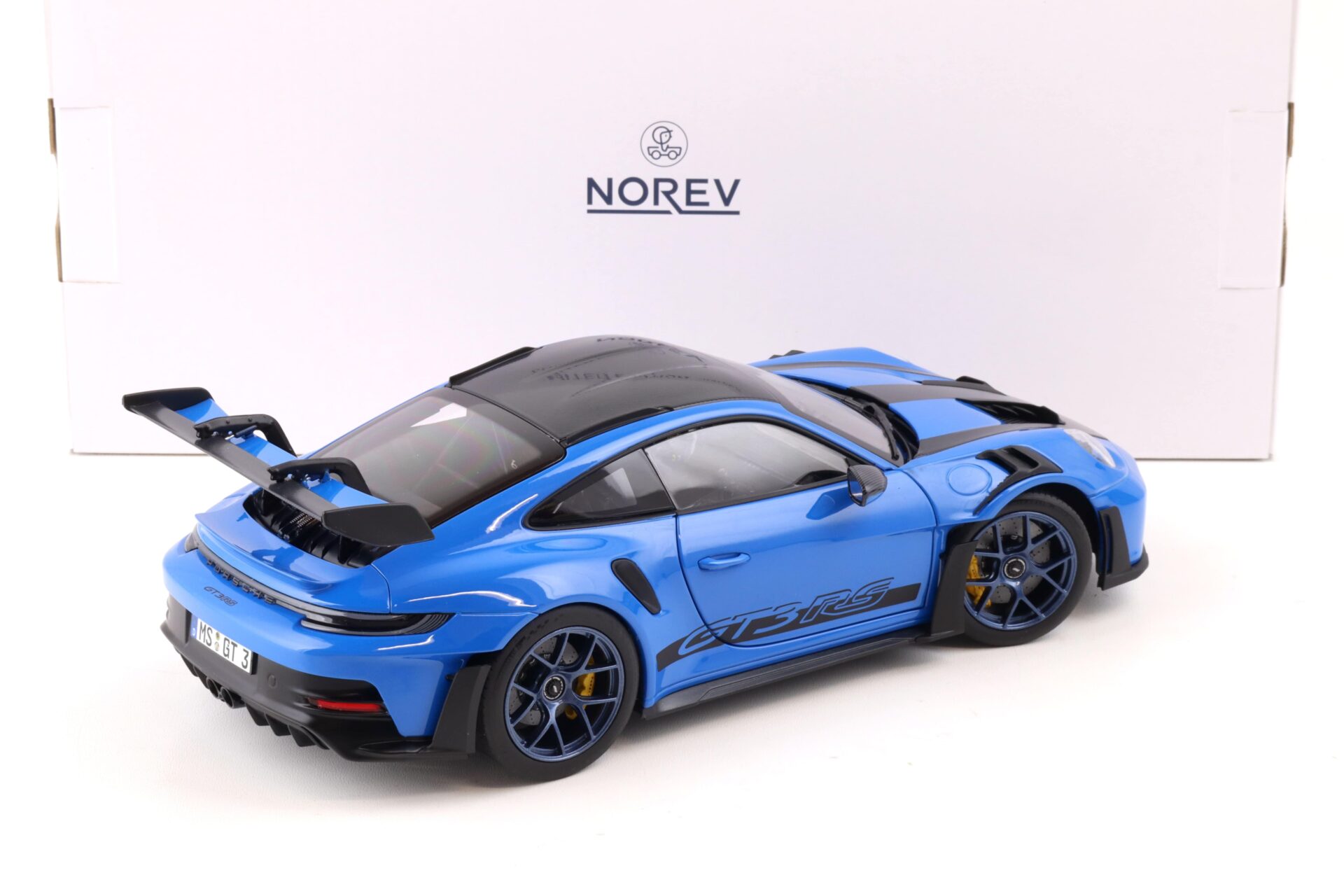 1:18 Norev Porsche 911 (992) GT3 RS Weissach Package 2022 Sharkblue/ Indigoblue wheels