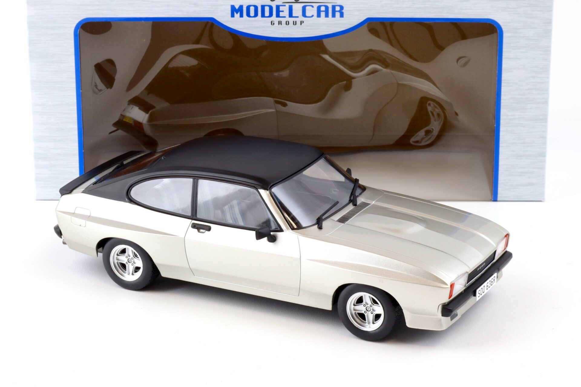 1:18 MCG Ford Capri MK II X-Pack silver metallic/ black roof RHD 1975
