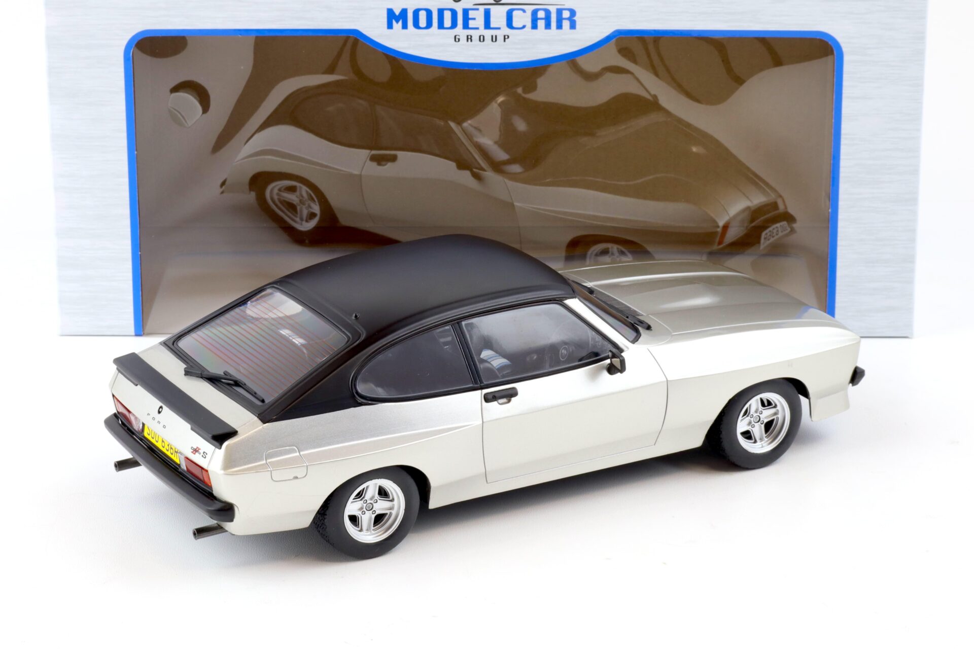 1:18 MCG Ford Capri MK II X-Pack silver metallic/ black roof RHD 1975
