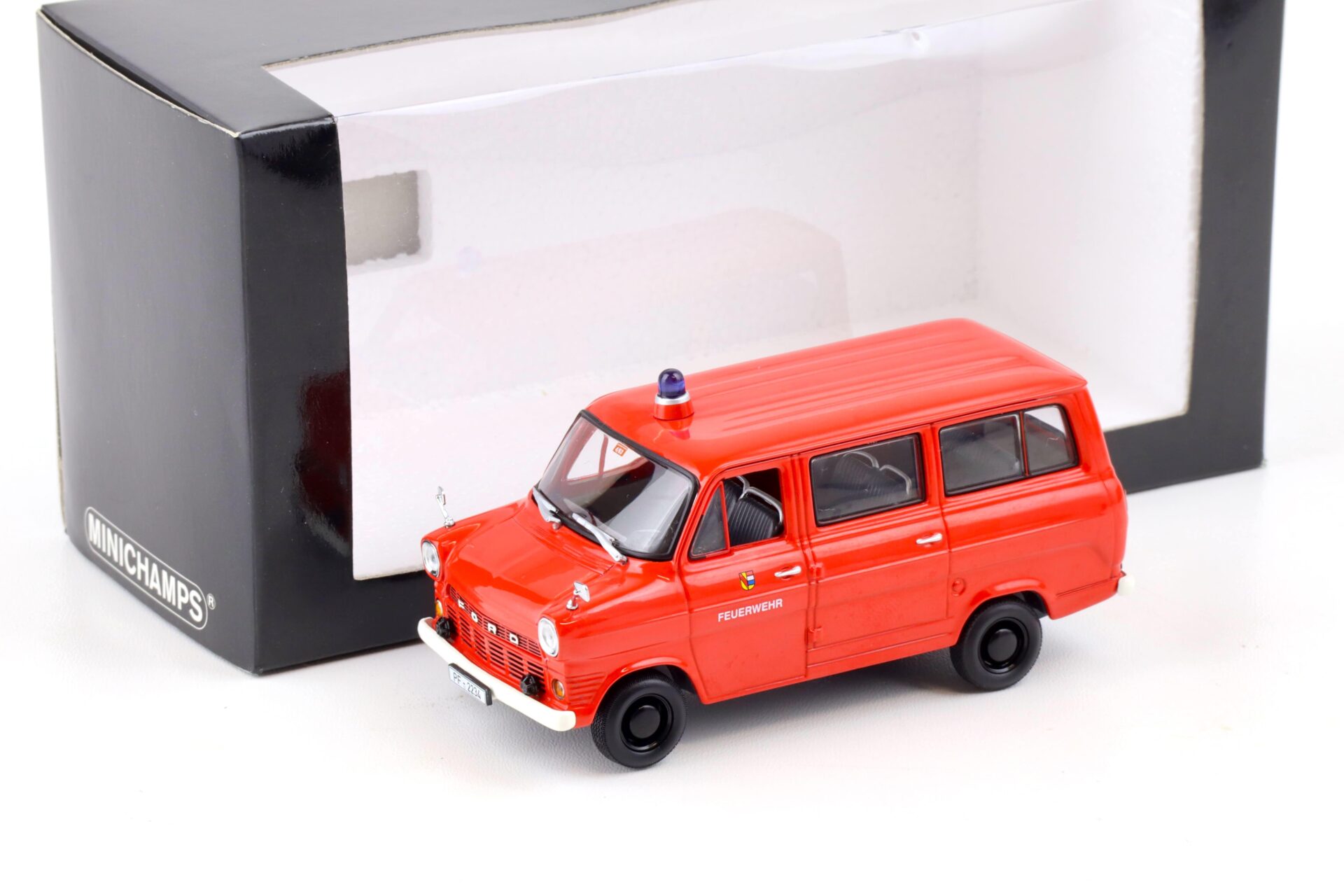 1:43 Minichamps Ford Transit Bus 1965 Feuerwehr Pforzheim red