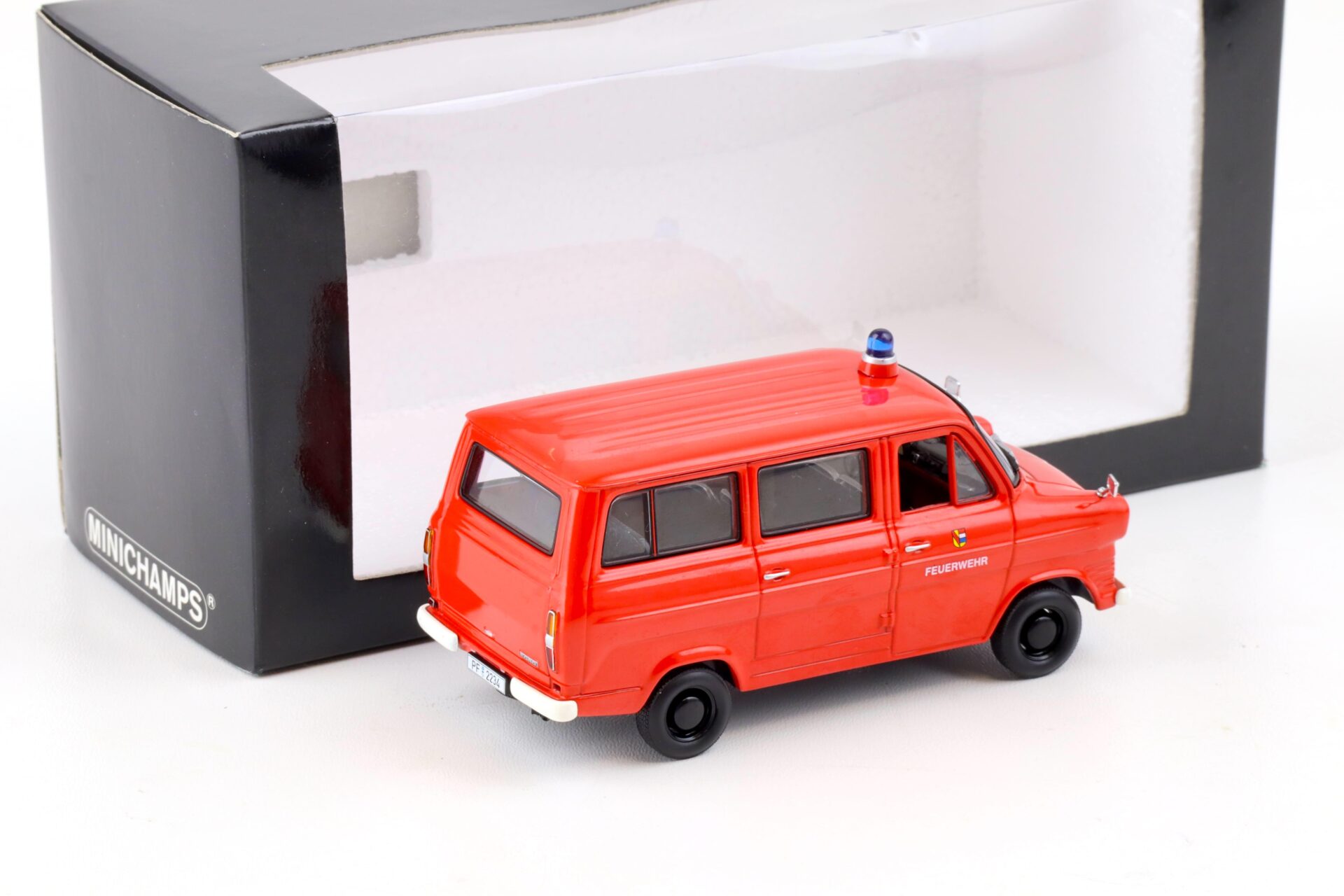 1:43 Minichamps Ford Transit Bus 1965 Feuerwehr Pforzheim red