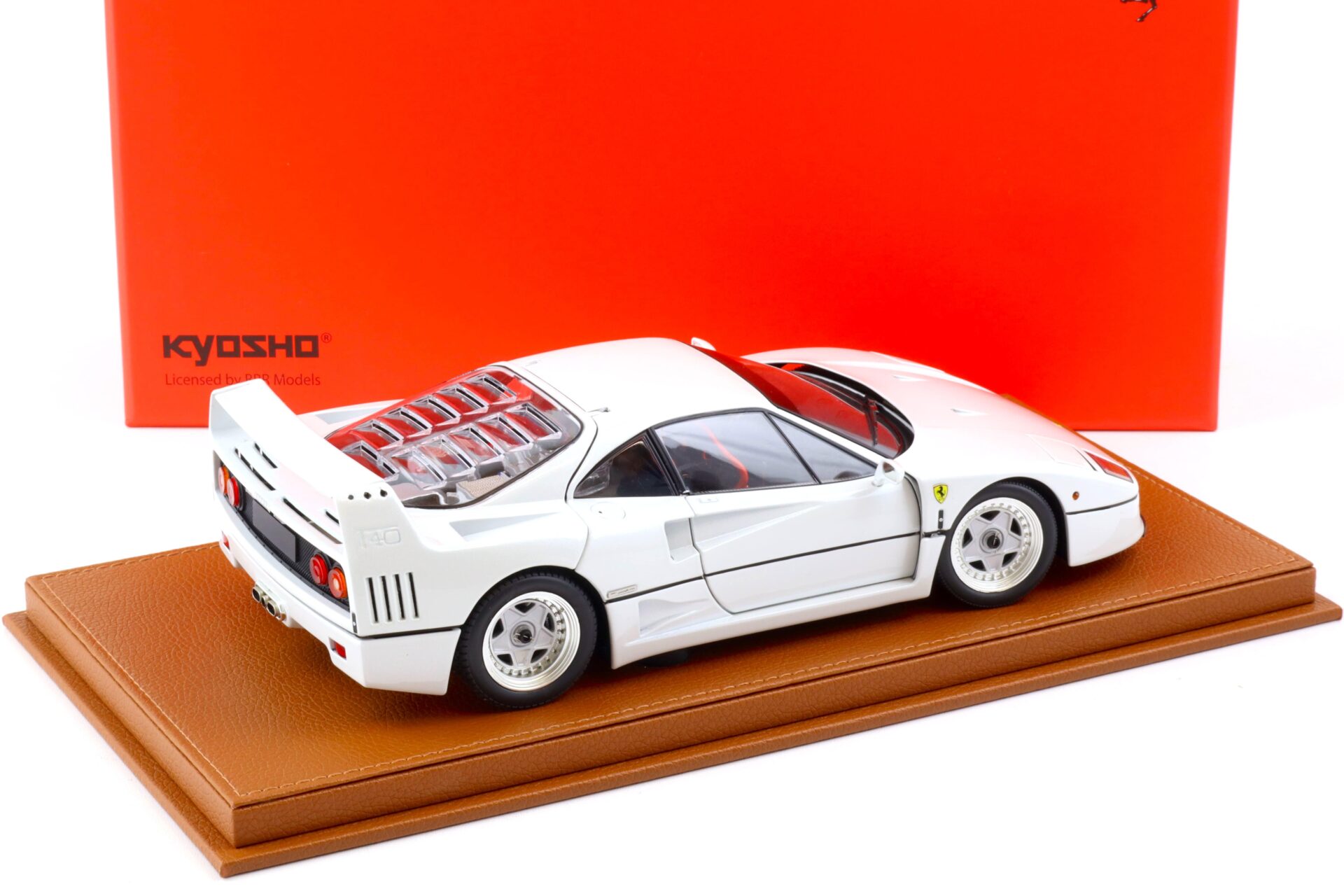 1:18 BBR Kyosho Ferrari F40 metallic white with Showcase - Limited 78 pcs.