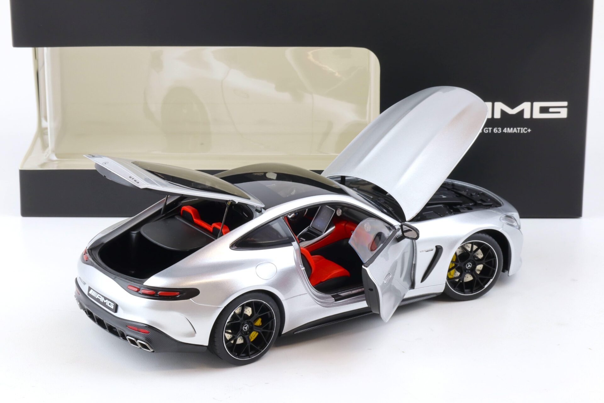 1:18 NZG Mercedes AMG GT 63 4Matic+ high-tech silver GTC192 DEALER VERSION