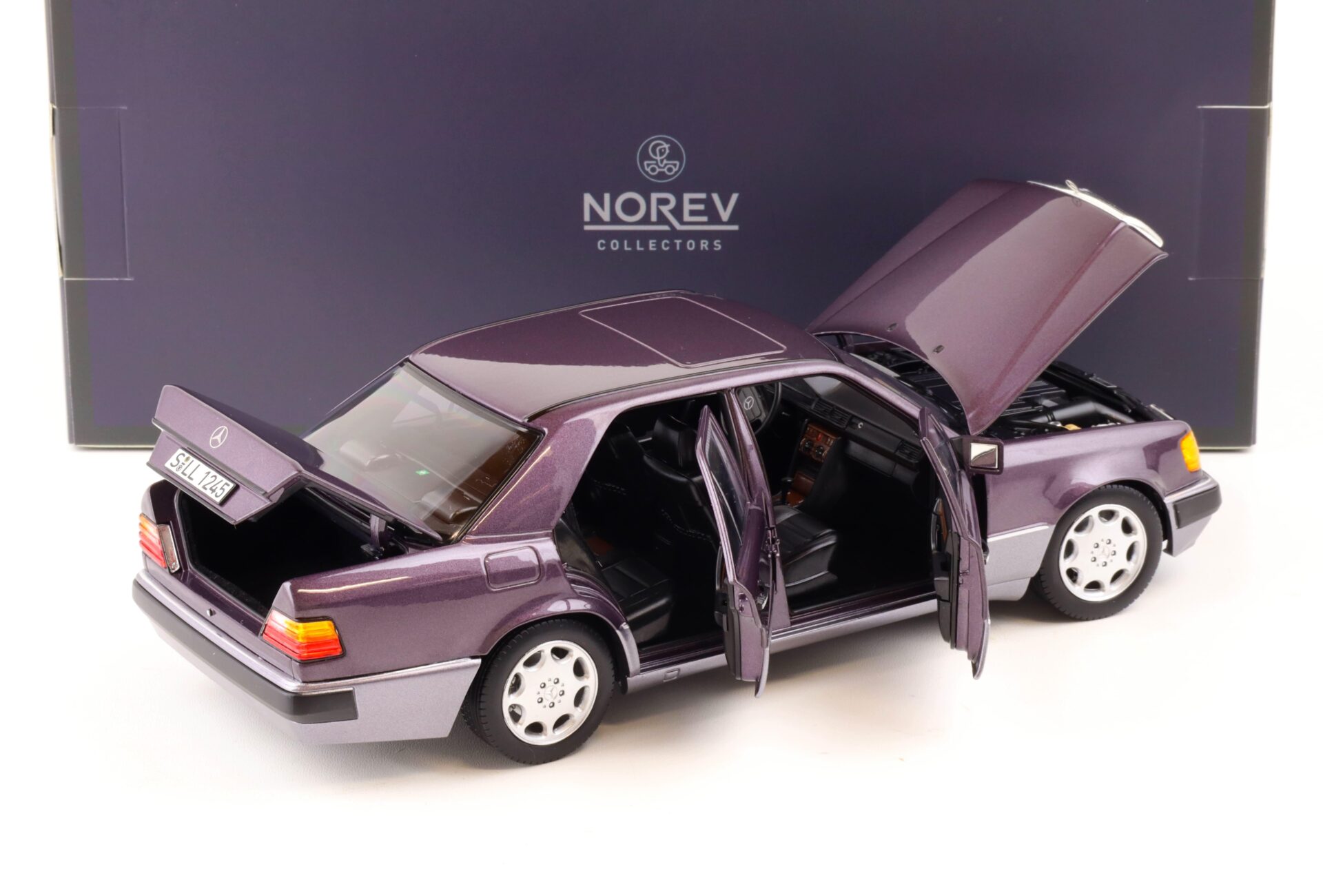 1:18 Norev Mercedes 500 E W124 Limousine 1990 bornit metallic - Limited 300 pcs.
