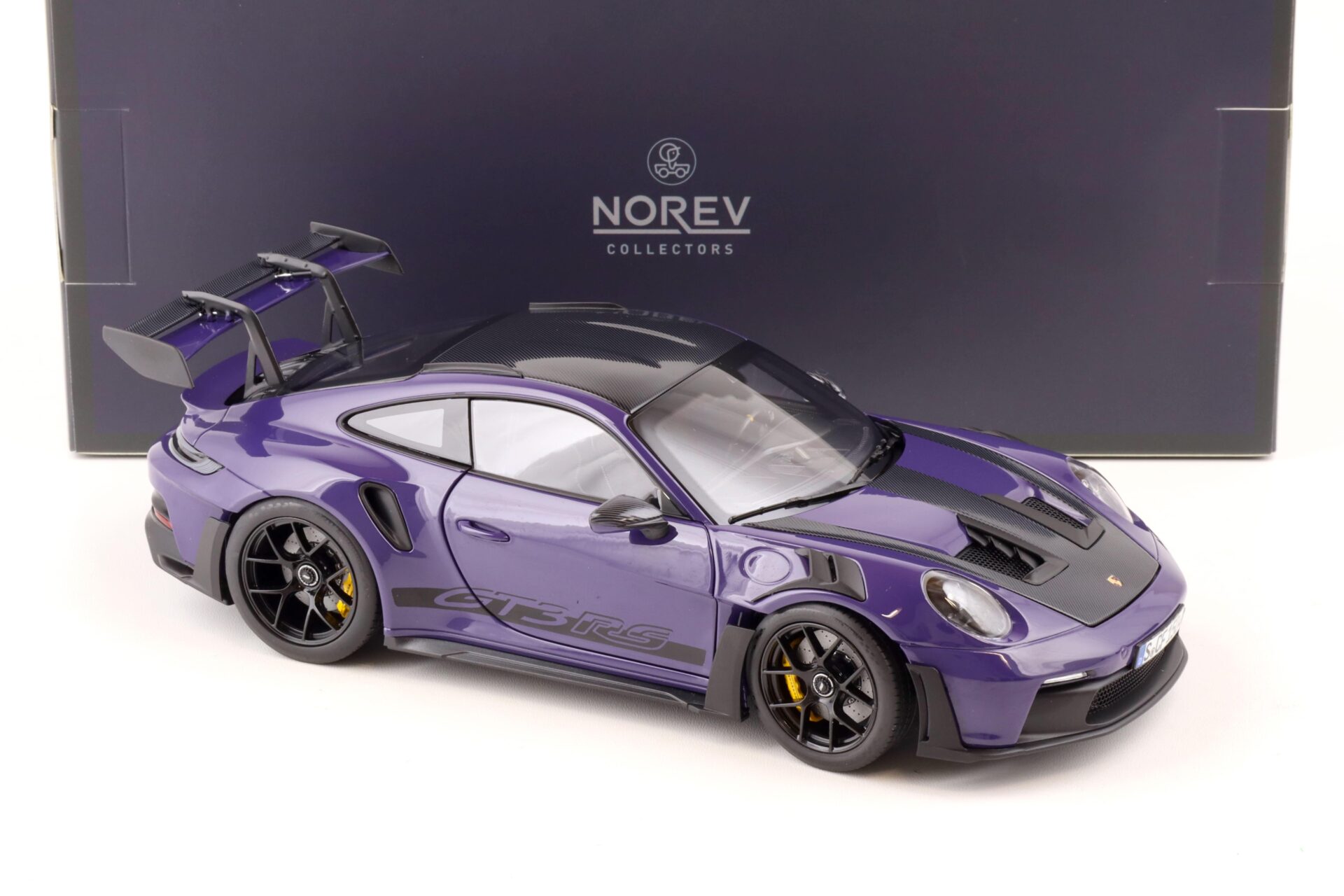 1:18 Norev Porsche 911 (992) GT3 RS Weissach Package 2022 Ultraviolet - Limited 300 pcs.