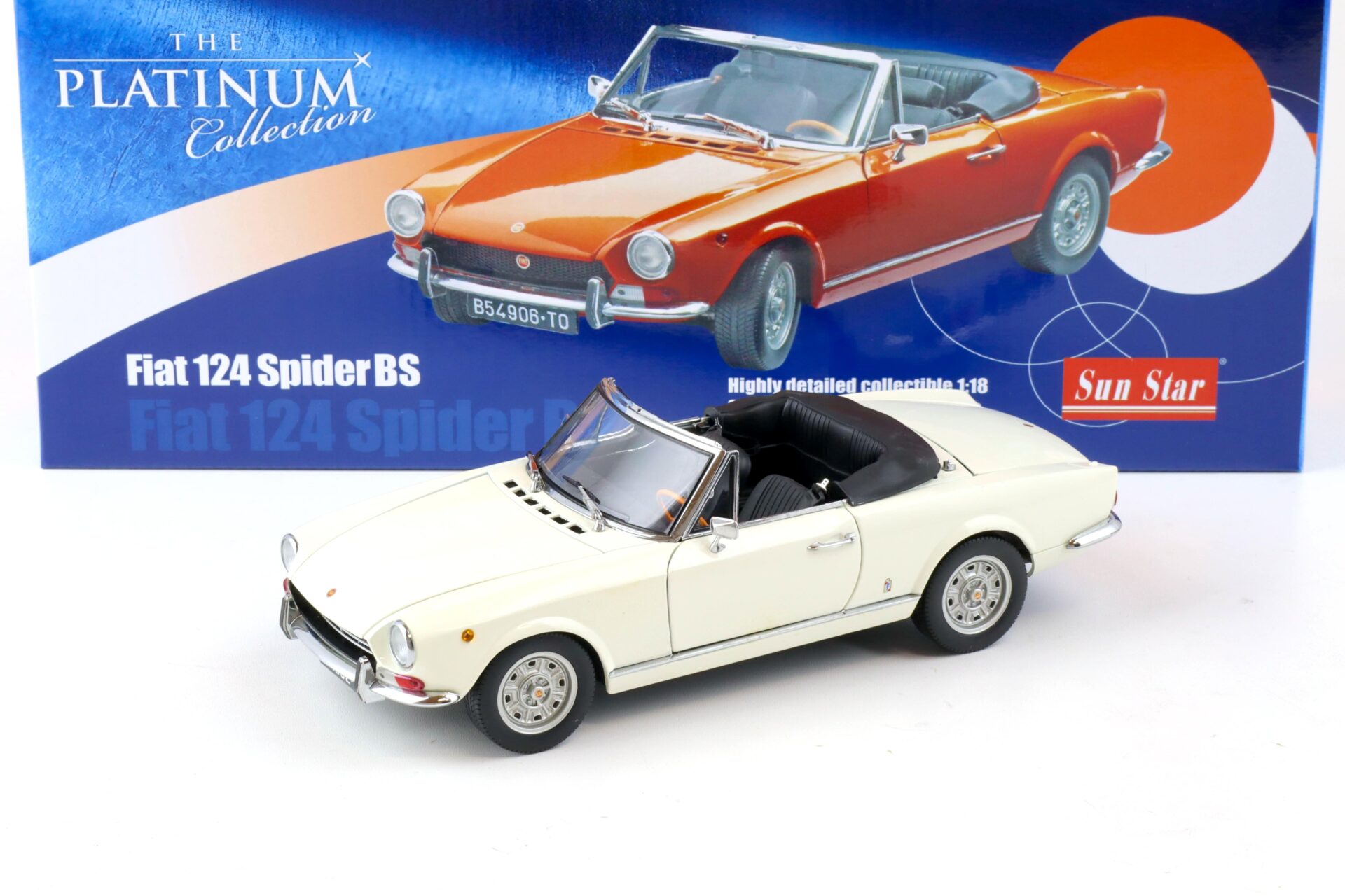 ID 88132 orig.jpg 1:18 Sun Star 1967 Fiat 124 Spider AS Bianco white 4902
