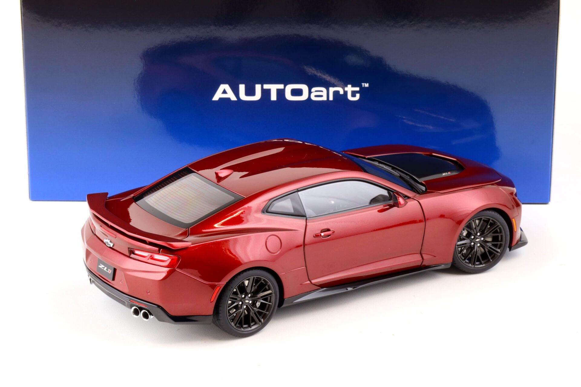 1:18 AUTOart Chevrolet Camaro ZL1 Coupe 2017 garmet red tintcoat 71208
