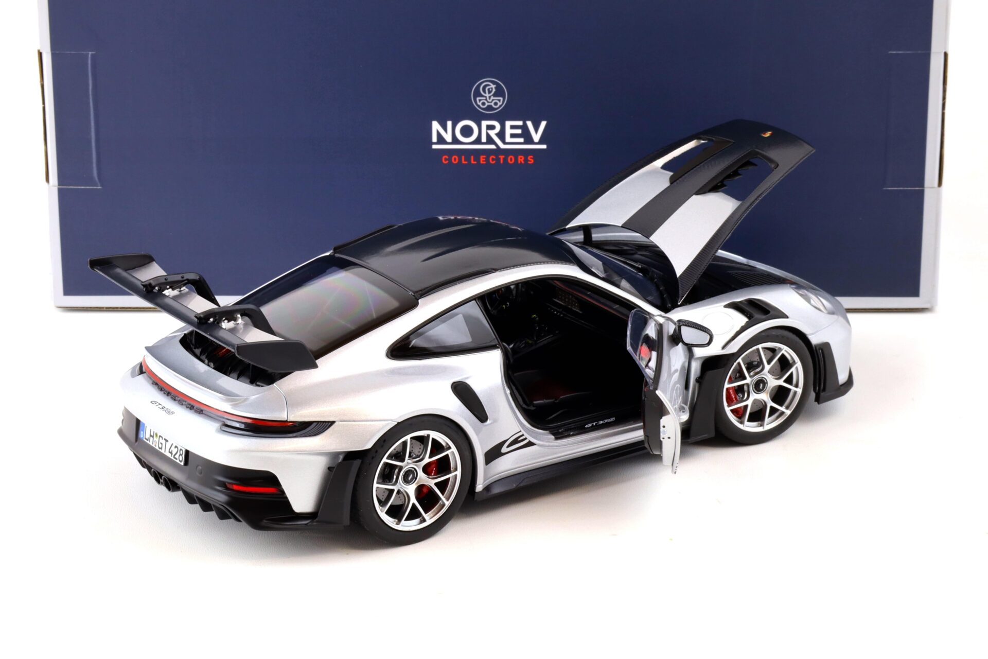 1:18 Norev Porsche 911 (992) GT3 RS Weissach Package 2022 GT silver metallic 187366