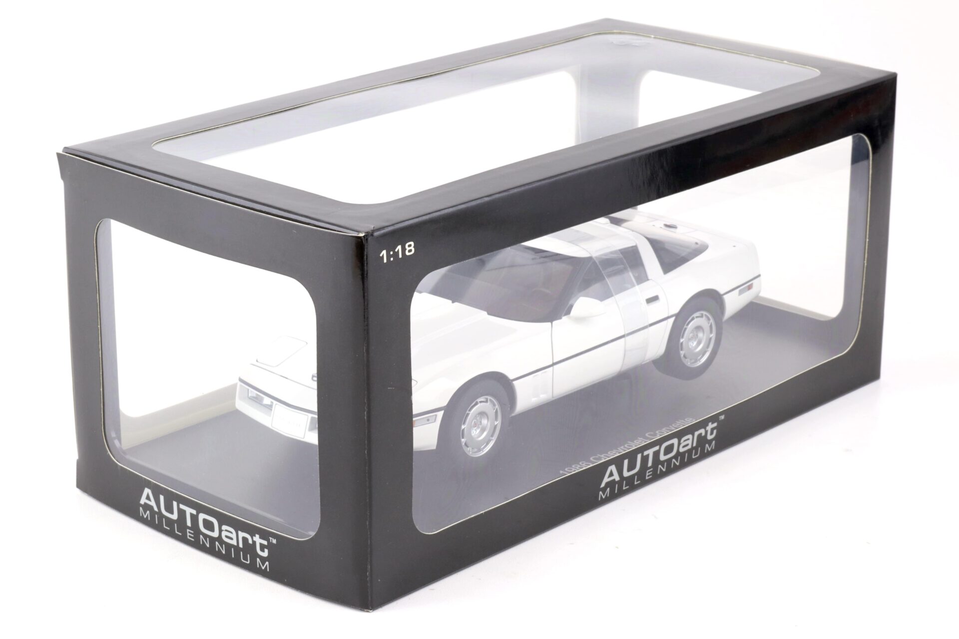 1:18 AUTOart 1986 Chevrolet Corvette C4 white 71243