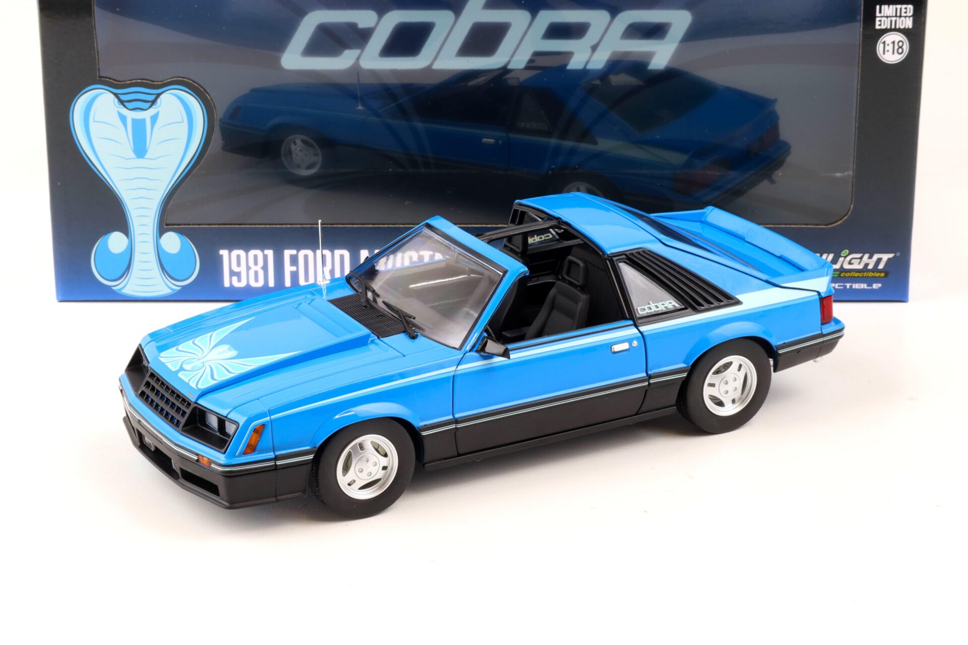1:18 Greenlight 1981 Ford Mustang Cobra Fastback T-Top medium blue