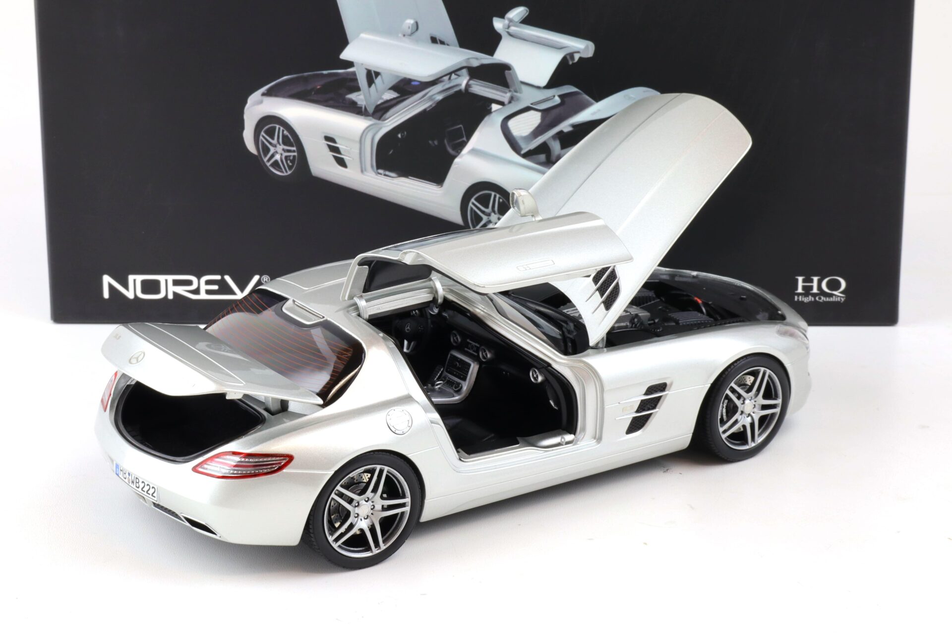 1:18 Norev Mercedes SLS AMG Coupe 2010 C197 silver metallic 183490