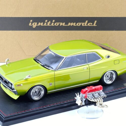 1:18 Ignition Model IG3011 Nissan Laurel 2000SGX (C130) green metallic + engine