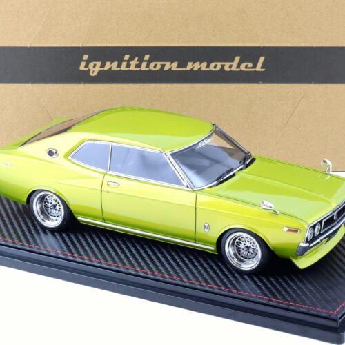 1:18 Ignition Model IG3011 Nissan Laurel 2000SGX (C130) green metallic + engine