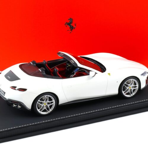 1:18 BBR Ferrari Roma Spider Bianco Cervino white with Showcase - Limited 36 pcs.