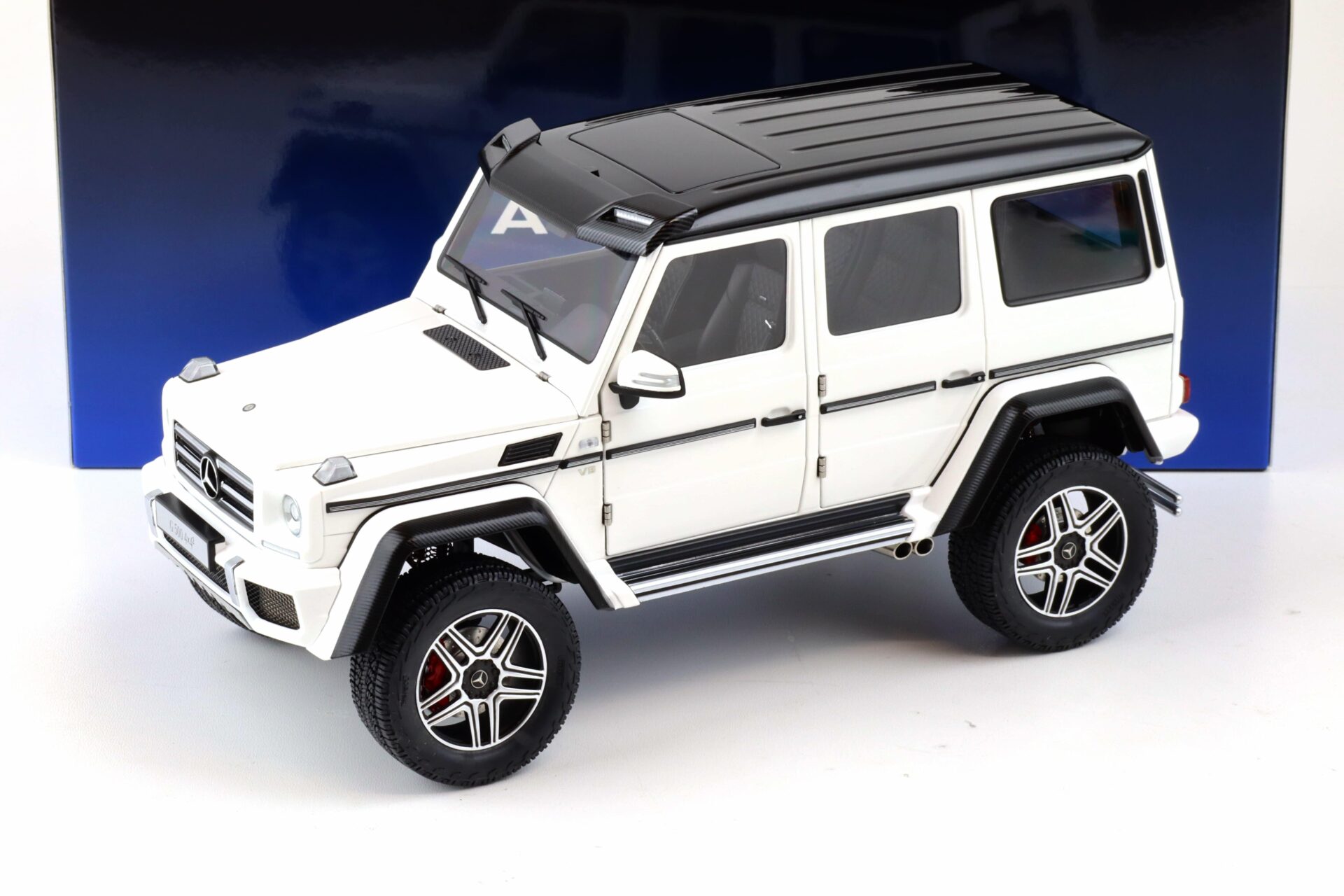 1:18 AUTOart Mercedes G500 4Ã4Â² G-Klasse Gloss white 76316