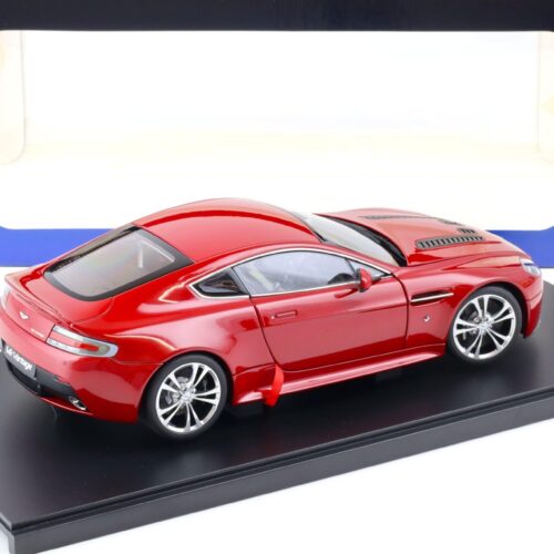 1:18 AUTOart Aston Martin V12 Vantage Coupe 2010 red metallic
