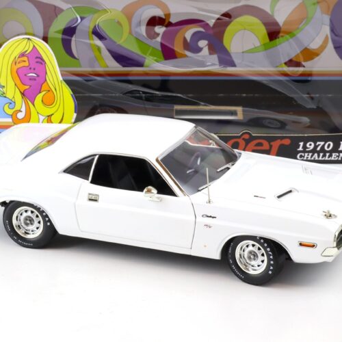1:18 Greenlight 1970 Dodge Challenger R/T Coupe white Run with the Dodge Scat Pack