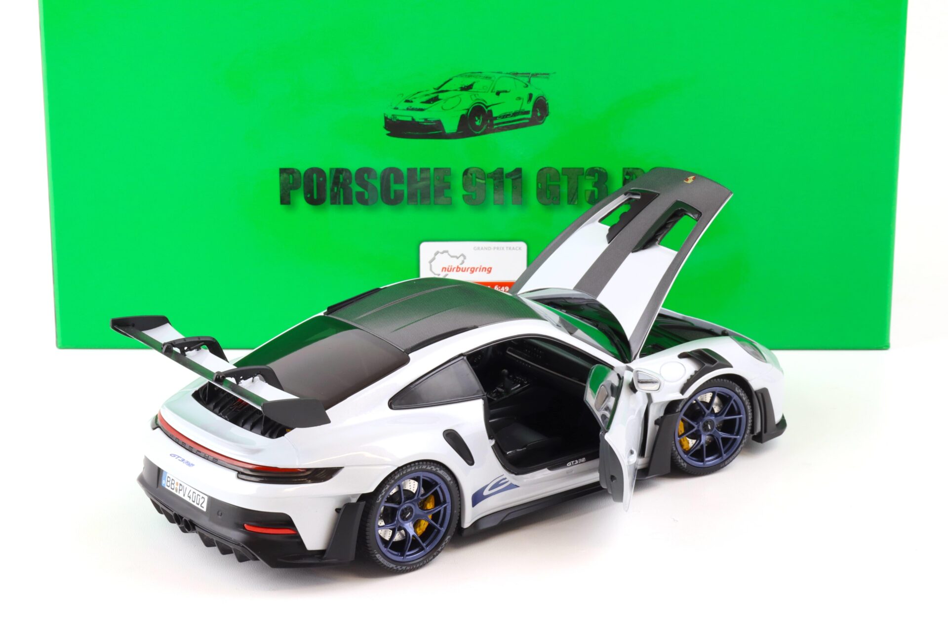 1:18 Minichamps Porsche 911 (992) GT3 RS Weissach Package Nürburgring grey
