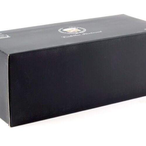 1:18 XiaoGuang Model 1993 Cadillac Fleetwood Brougham Limousine black- leather seats