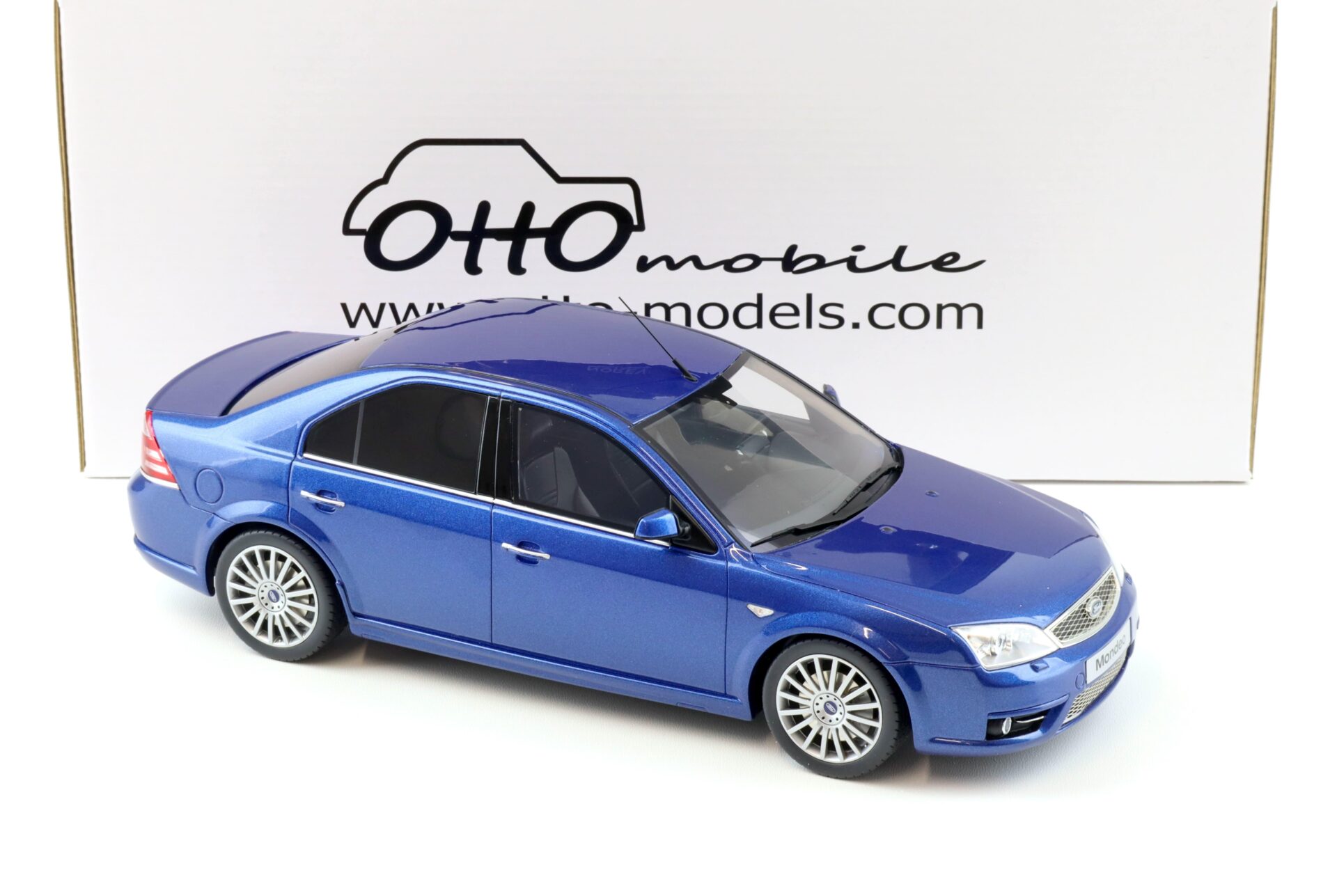 1:18 OTTO mobile OT448 Ford Mondeo ST 220 Limousine 2005 blue metallic