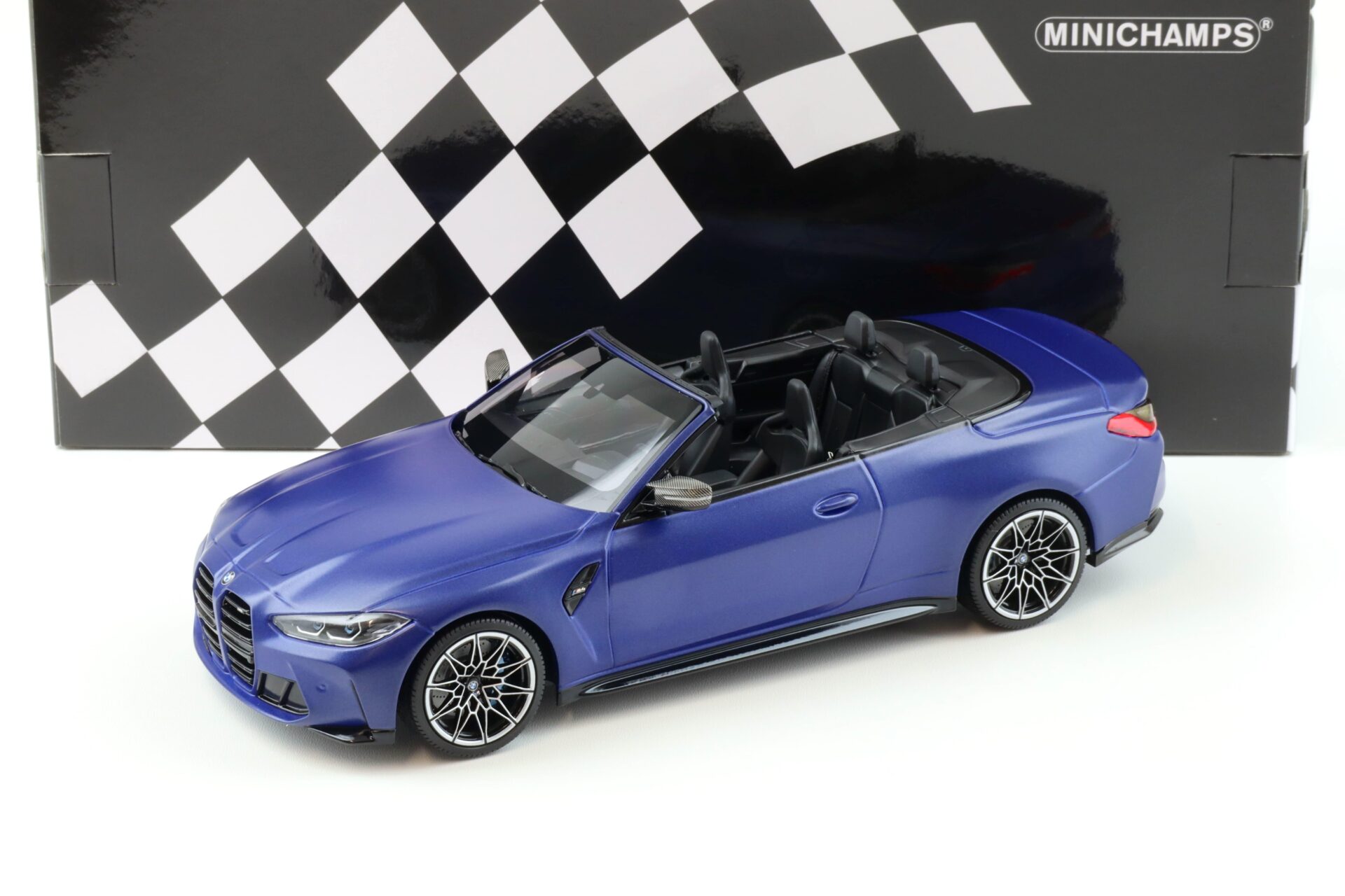 1:18 Minichamps BMW M4 Convertible (G83) matt blue metallic 2020