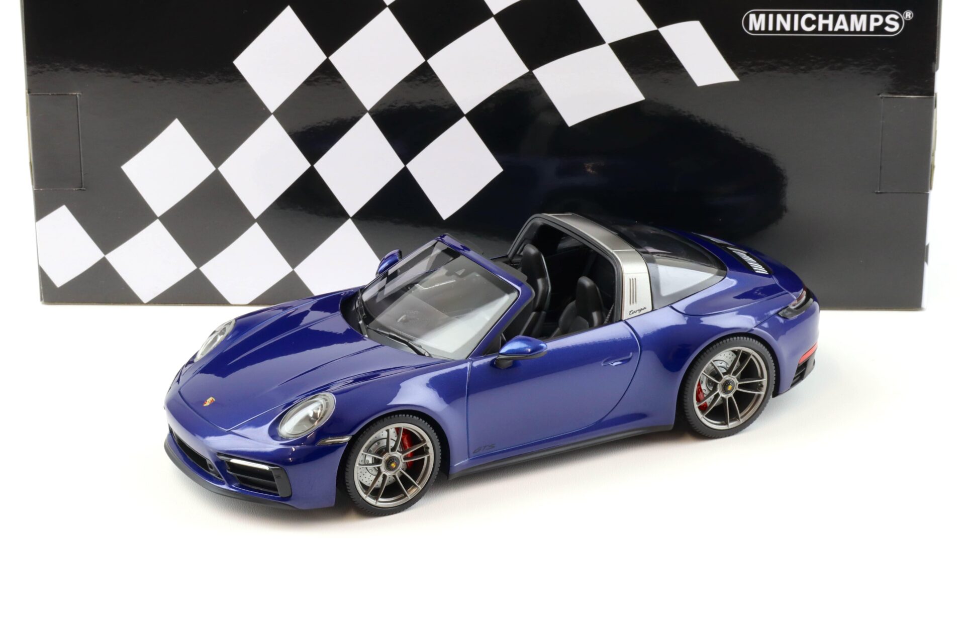 1:18 Minichamps Porsche 911 992 Targa 4 GTS 2021 blue metallic