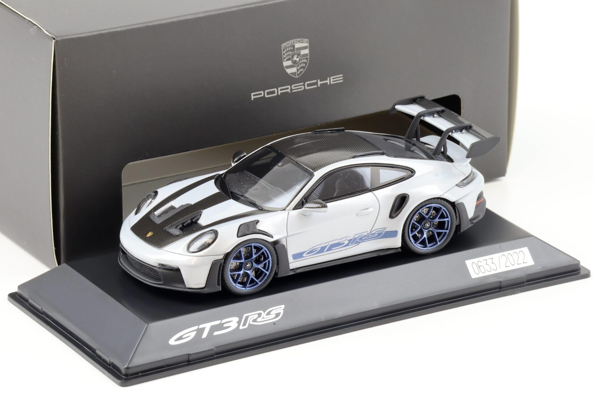 1:43 Spark Porsche 911 (992) GT3 RS Weissach Package ice grey/ indigo blue WAP DEALER