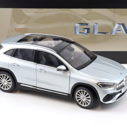 1:18 Z-Models Mercedes GLA AMG Line H247 iridium silver 2020 DEALER VERSION