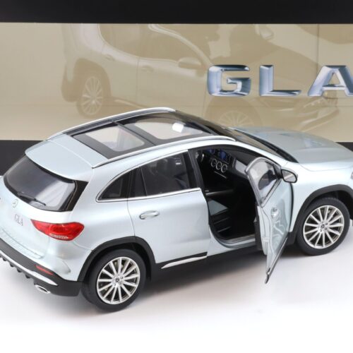 1:18 Z-Models Mercedes GLA AMG Line H247 iridium silver 2020 DEALER VERSION