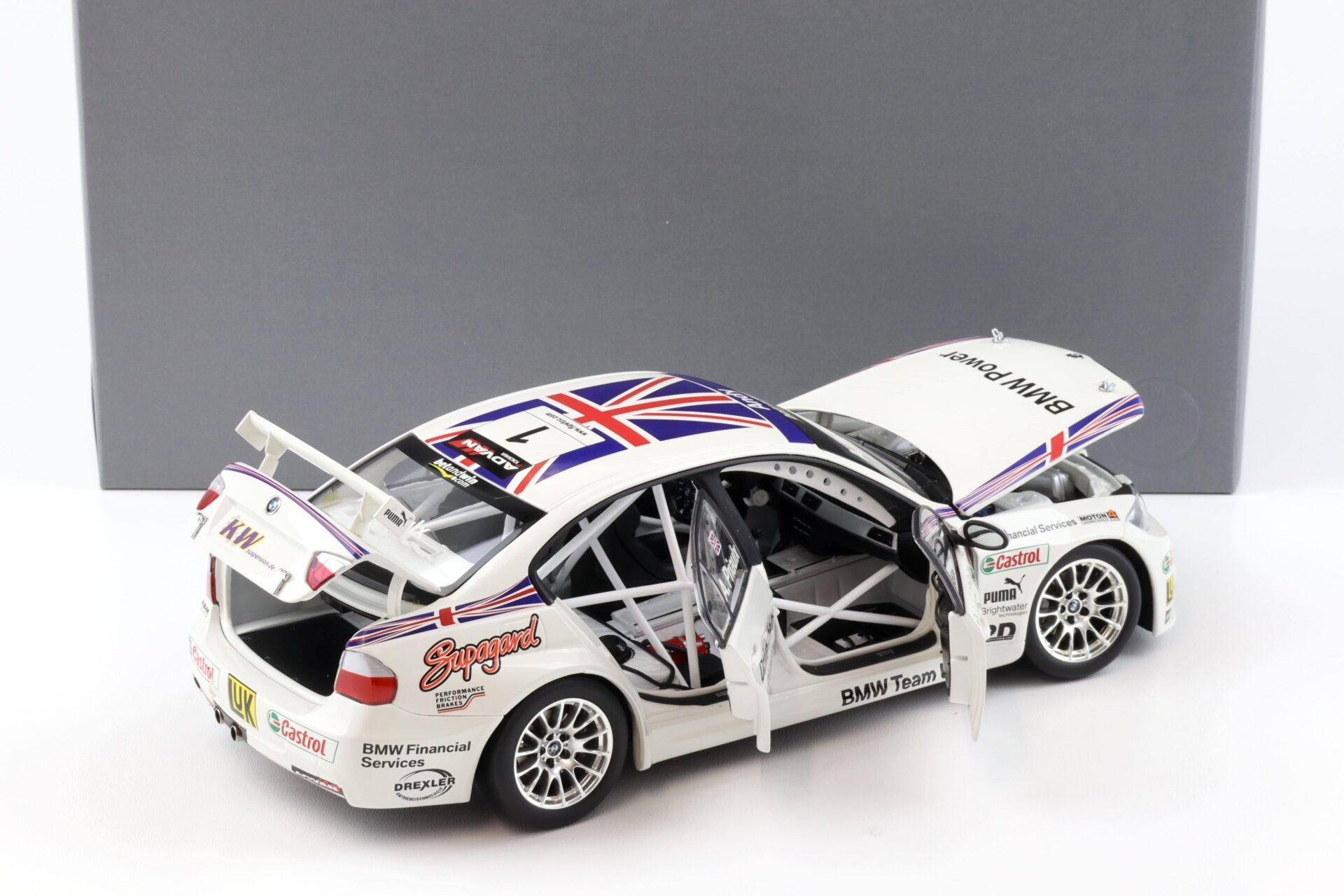 1:18 Kyosho BMW 320si E46 WTCC 2006 Team Great Britain Priaulx DEALER VERSION